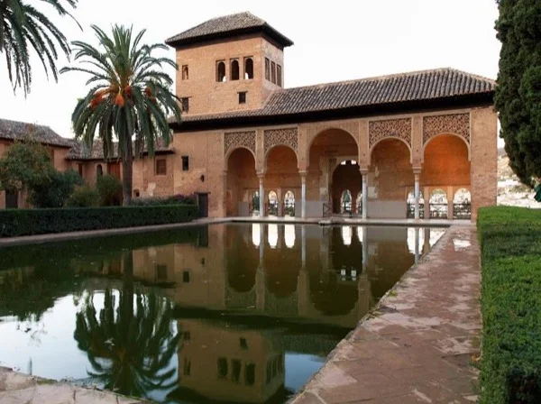 Granada Highlights Full Day Tour