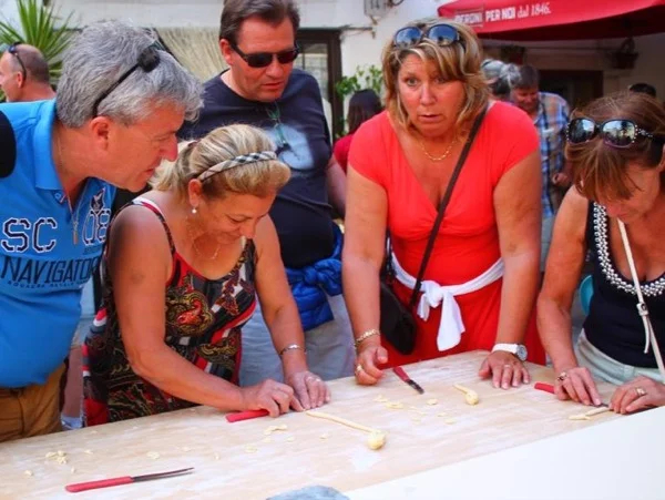 Bari Food Tasting and Pasta Making Tour with MAMMA