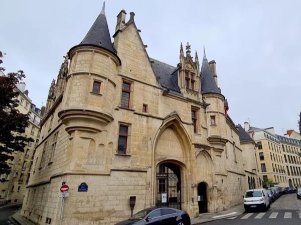The Marais district, Paris Walking Tour