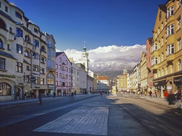 Full day tour to Innsbruck and Kufstein from Salzburg