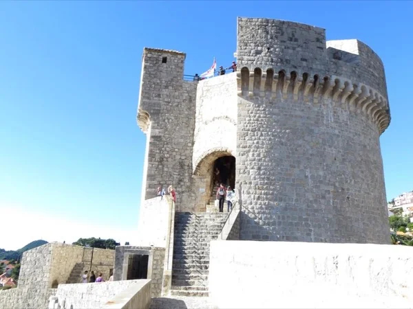 Half Day Walking Tour of the Old town And the City Walls
