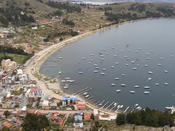 Lake Titikaka - The World's Highest Navigable Surface