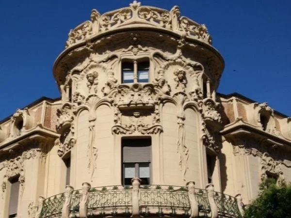 Madrid off the beaten path Tour: The unknown side of the City with a local guide