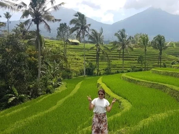 Experience authentic local food with Locals