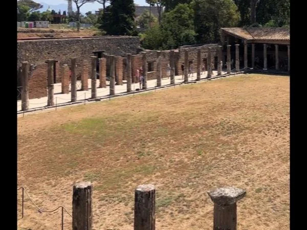 Pompeii and Naples Tour