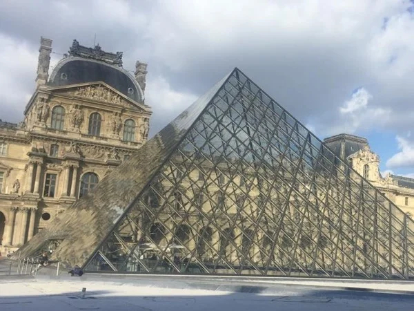Louvre with an Art historian - Indoor Live Virtual Tour