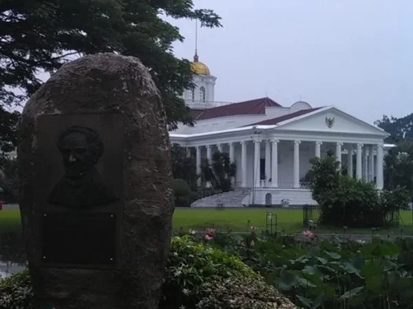 Botanical Garden, Waterfall, and rice fields, and local village tour