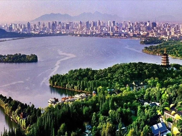 Full-Day Private Hangzhou City Tour with Bullet Train and Private Vehicle in Hangzhou