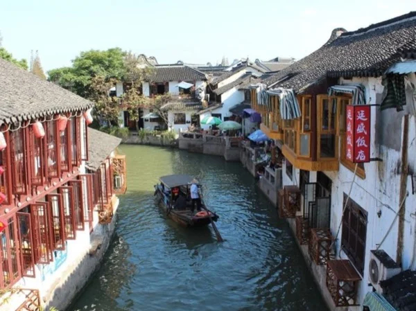Half-Day Private Water Town Zhujiajiao Tour