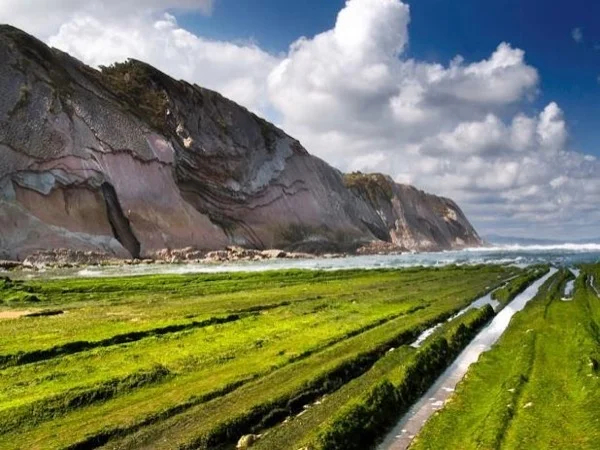 Flysch Coast line walking tour: the best trail in Basque Country