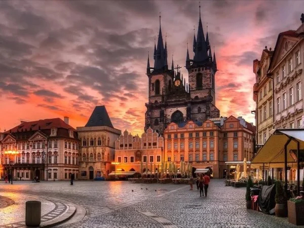 Experience and Explore Prague in a Half Day Tour