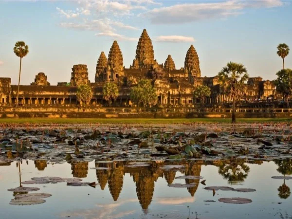 The Best of Angkor Wat, Angkor Thom and Tomb Raider Temples with Sunset