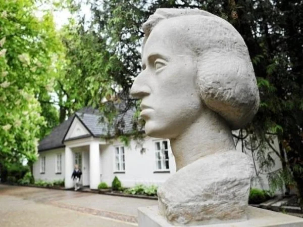 Chopin's Birthplace and His Other Footsteps in the Countryside half day tour from Warsaw