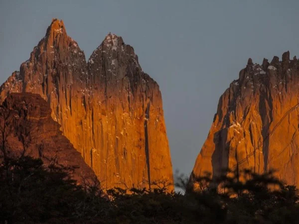 Torres del Paine O Circuit (Macizo Paine circuit) guided trekking tour + Ice Hike in Grey glacier