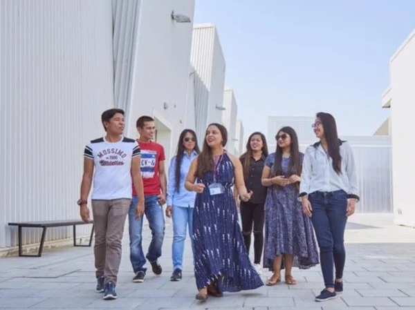 The Dubai Circle Game - Evolution of Dubai through an Artist's Lens