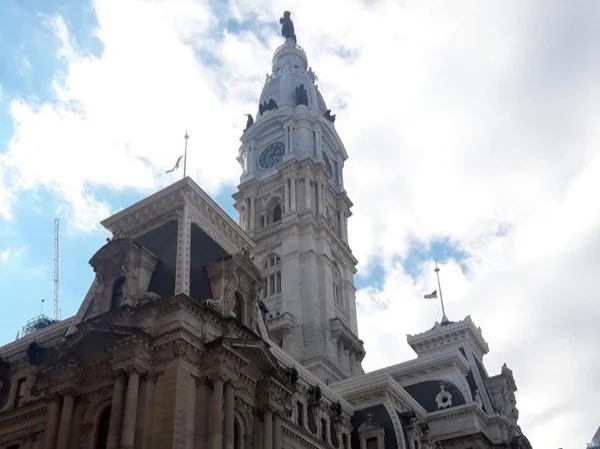 Philadelphia: Neighborhoods Vol. 2 Scandals & Secrets - North & South Broad, Rittenhouse, and Art Museum