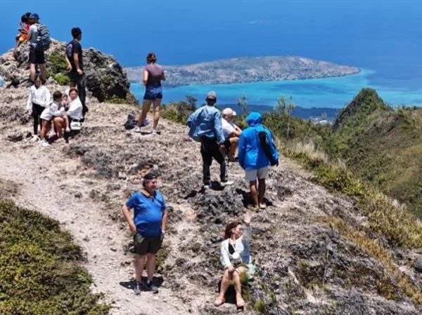 Osmena Peak Trekking Tour
