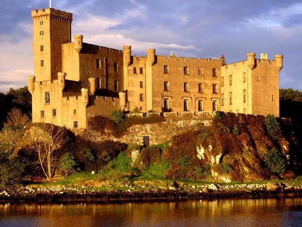 Multiday private tour throughout Scotland with transportation