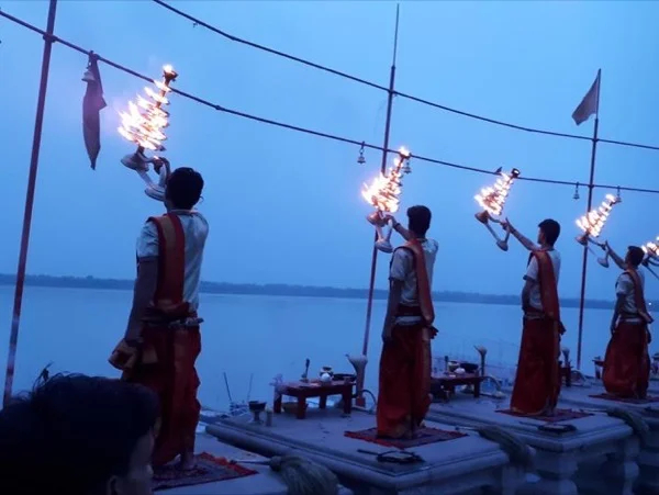 Have an energetic start of the Day, Rising with the sun. Have a Boat ride in Ganges & a Heritage Walk later.