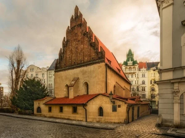 Short walking tour of the Jewish quarter