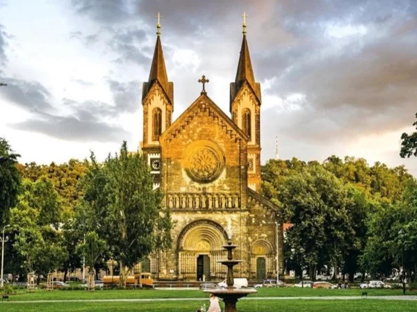 Hidden gems of Prague with a small food tour