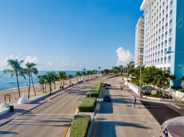 Ft. Lauderdale City Tour & Rivercruise Halfday