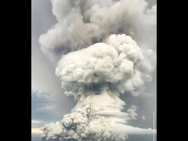 Volcano and tsunami facelift tour