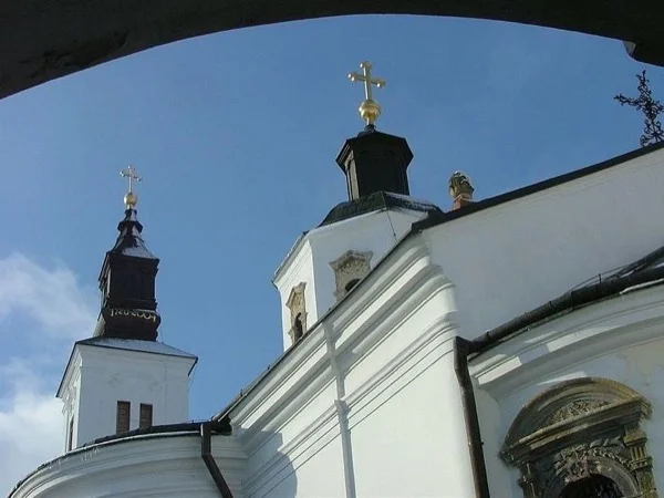 Private full-day tour to Fruska Gora monasteries, historical Sremski Karlovci and wineries