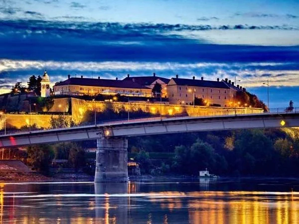 Novi Sad city essence half-day tour