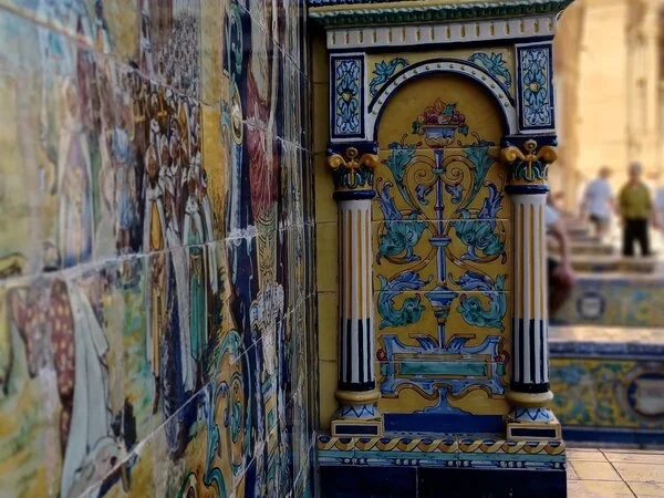 Discover Seville with me and walk along the main outside spots!
