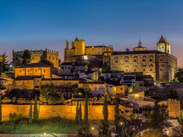 Magic Cáceres by night - private tour