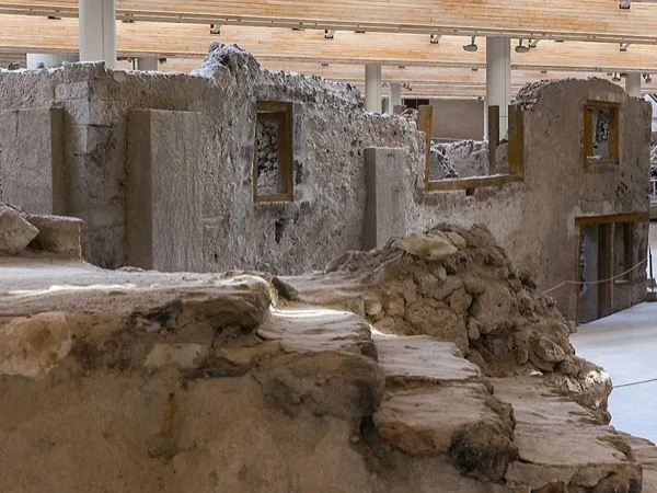 Ancient Wonders of Santorini - orientation Tour