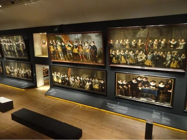 2 Hours Amsterdam Sightseeing by biketaxi plus 2,5 hours tour of The National art and history Museum