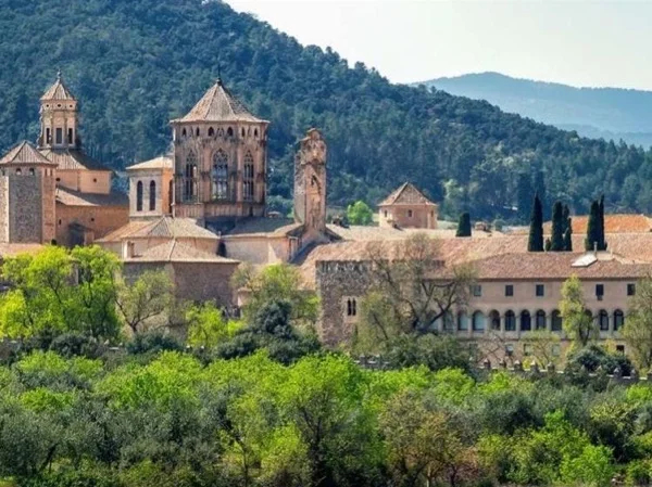 Poblet Abbey, a Day tour to the heart of Catalunya and its history