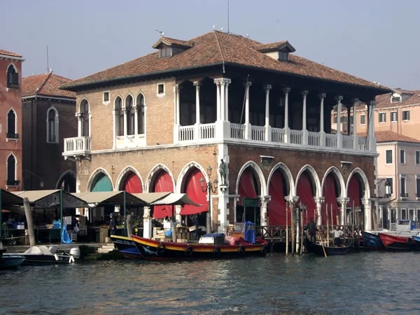 Venice - Rialto Market and Wine Tour: a place of business and worship...and tapas!