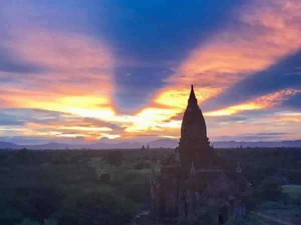 Trip of a lifetime_BAGAN (2 days in UNESCO's World Heritage Site)