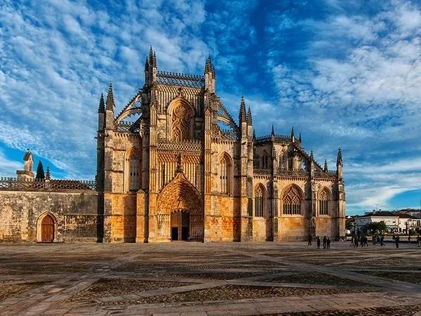 Óbidos, Nazaré, Batalha and Fátima Full Day Tour