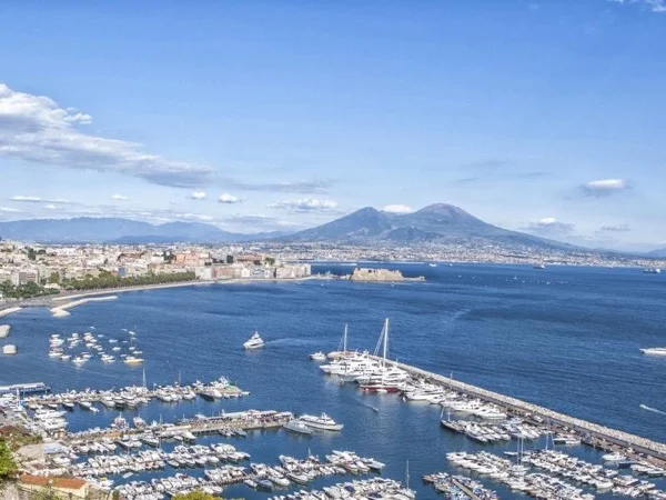Tour of Naples with Pizza Margherita tasting