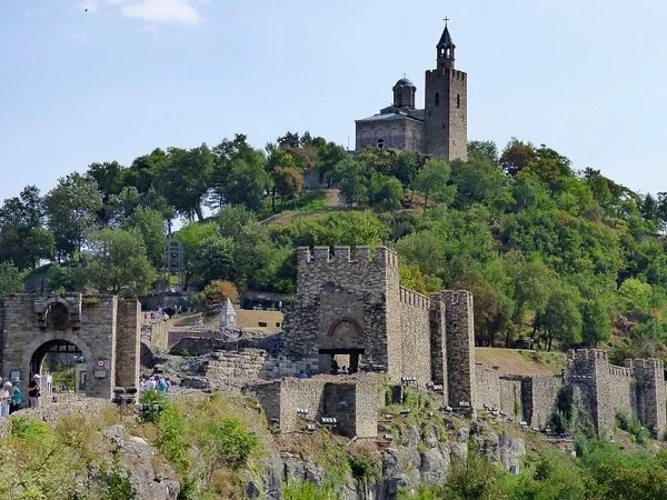 Tour of glorious Veliko Tarnovo and the village of Arbanassi