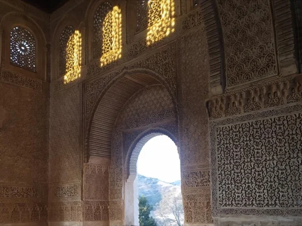 Alhambra and Granada: Half-Day Tour