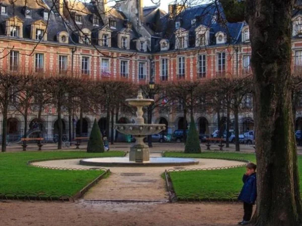 1.5 Hour Private Guided Tour of the Historic District of the Marais, Paris