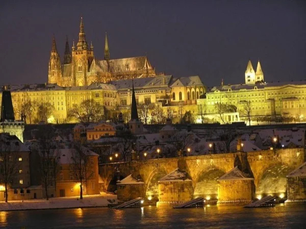Prague Expert: Just Relax Comfortable Tour (with River Cruise) for everyone!