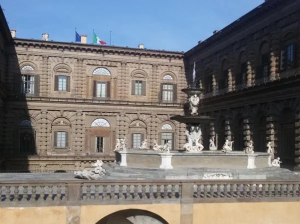 Private Tour of the Oltrarno and Pitti Palace