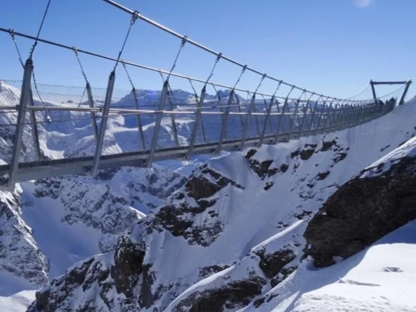 Day excursion - Mountains and culture: Excursion to Mount Titlis and Engelberg + city walk in Lucerne