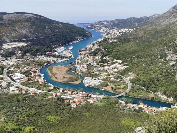 Dubrovnik's summer villas walking tour
