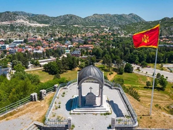 Cetinje Royal Capital & Njeguši Ham Tasting Private Tour from Kotor