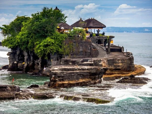 Explore the charm of west Bali with Iconic Tanah Lot Tours