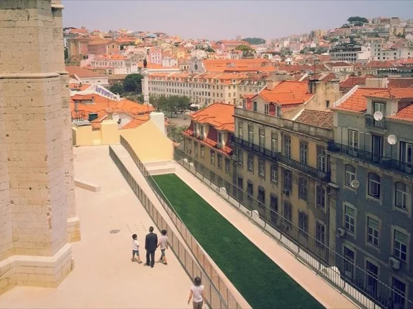 A stroll through Lisbon with your private guide