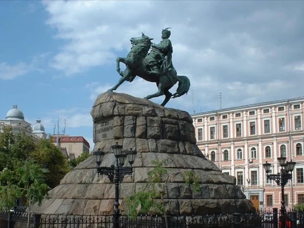 Photo Walk Tour Highlights & Hidden Gems of Ancient Kyiv.