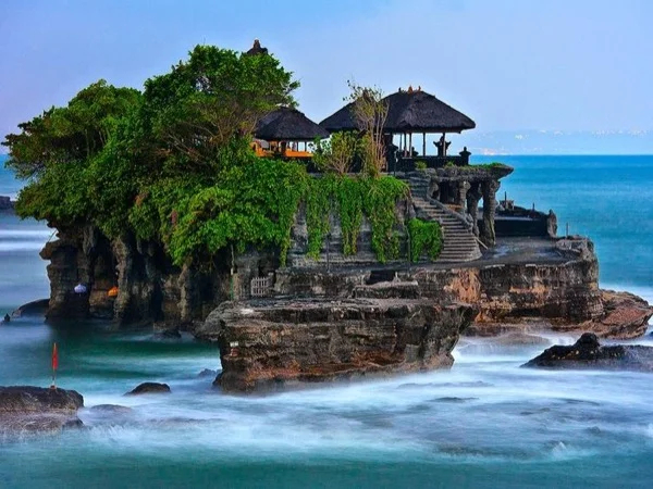Tanah Lot & Uluwatu Sunset with Kecak Dance Tour